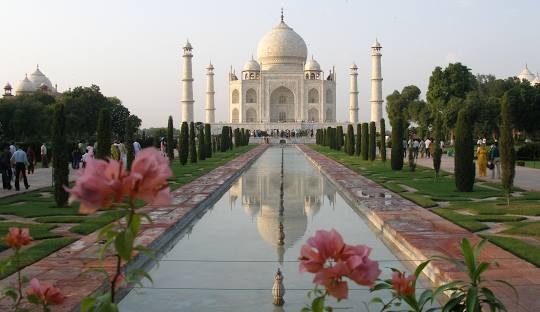 Agra tourism | tourist places in Agra | taxi cabs car rentals sightseeing tour package